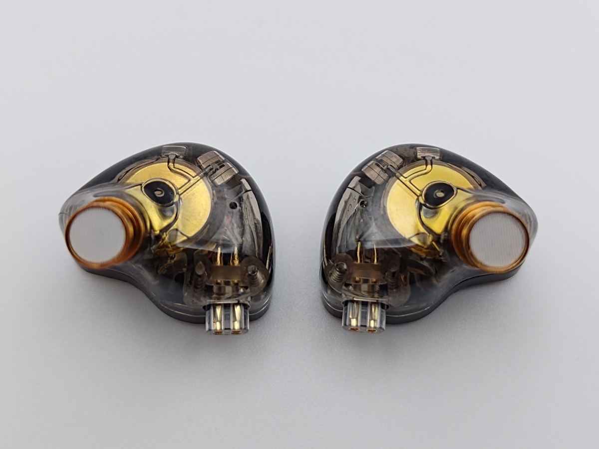 筐体 裏面：ノズル形状とベント配置