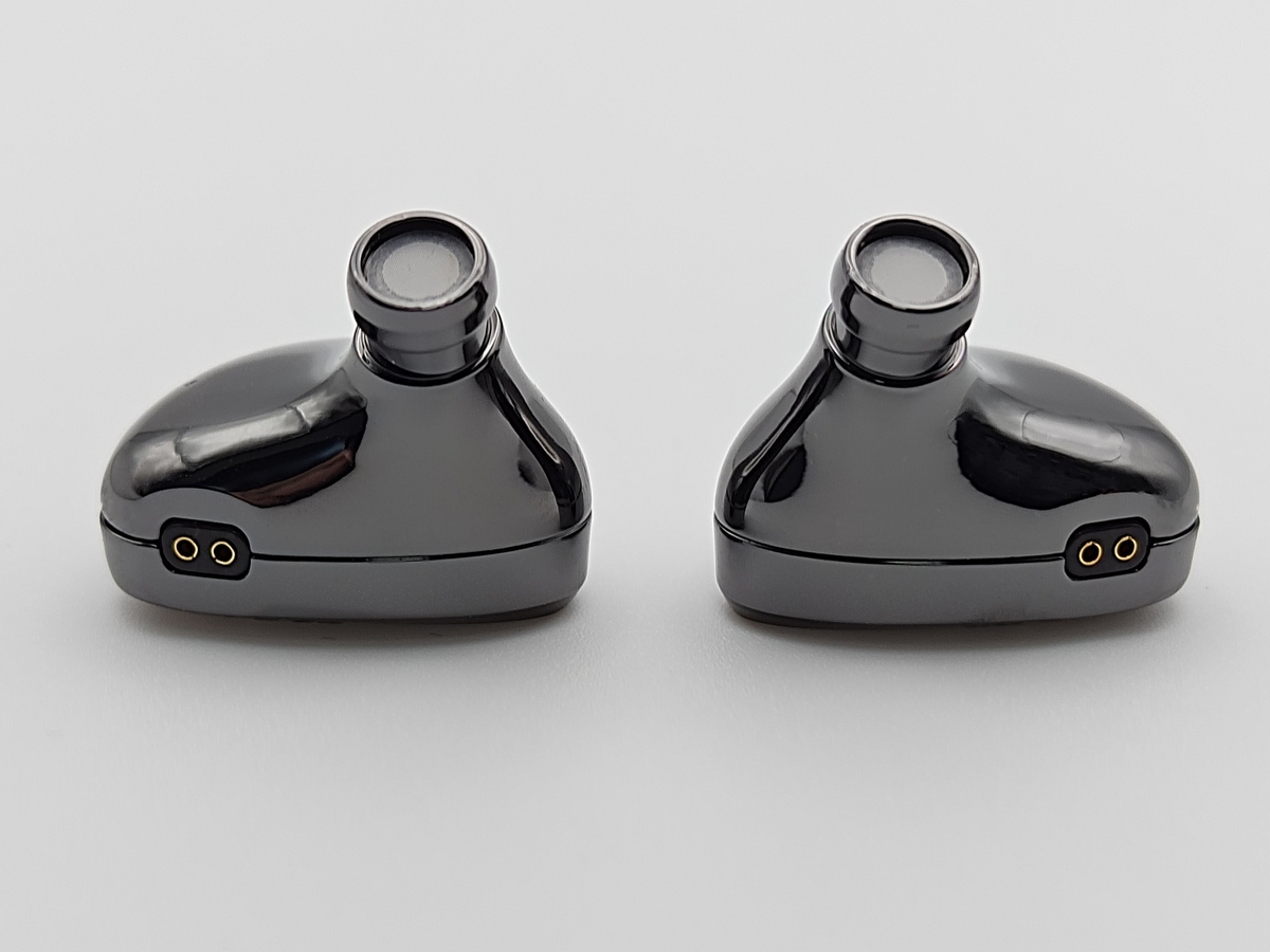 本体端子：0.78 mm 2-pin