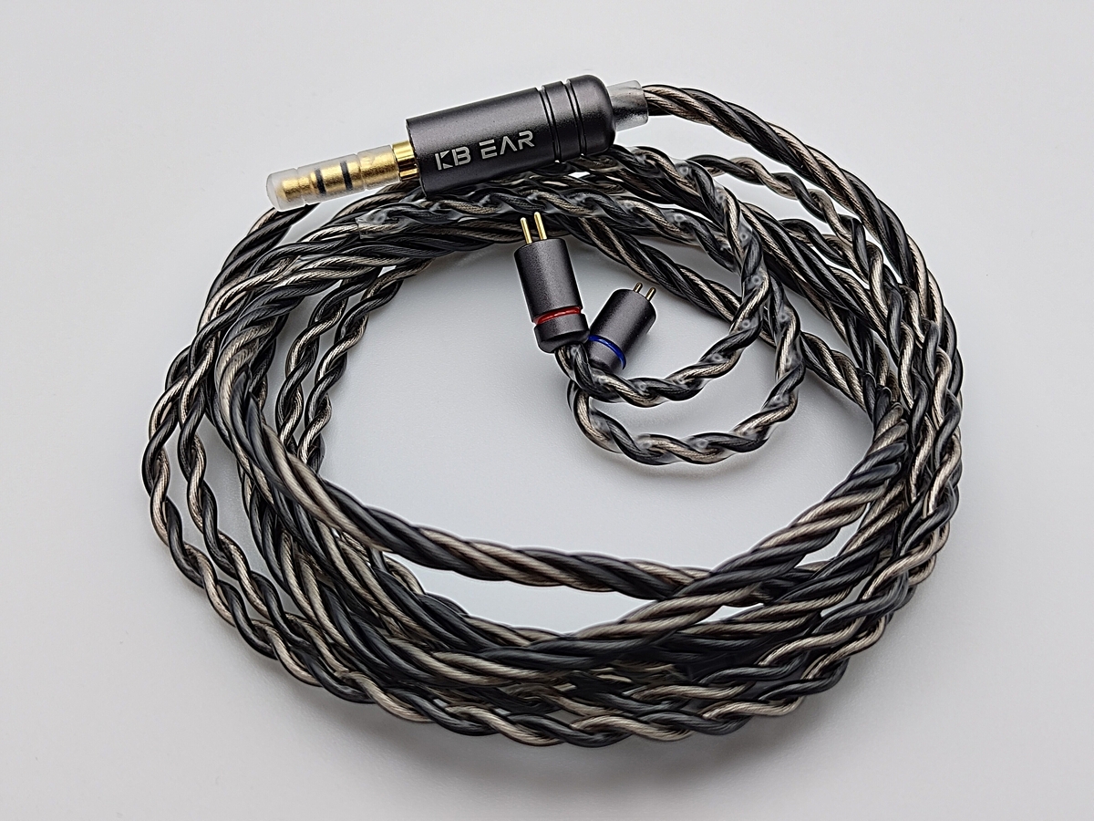 付属ケーブル：OFC銀メッキ撚り線