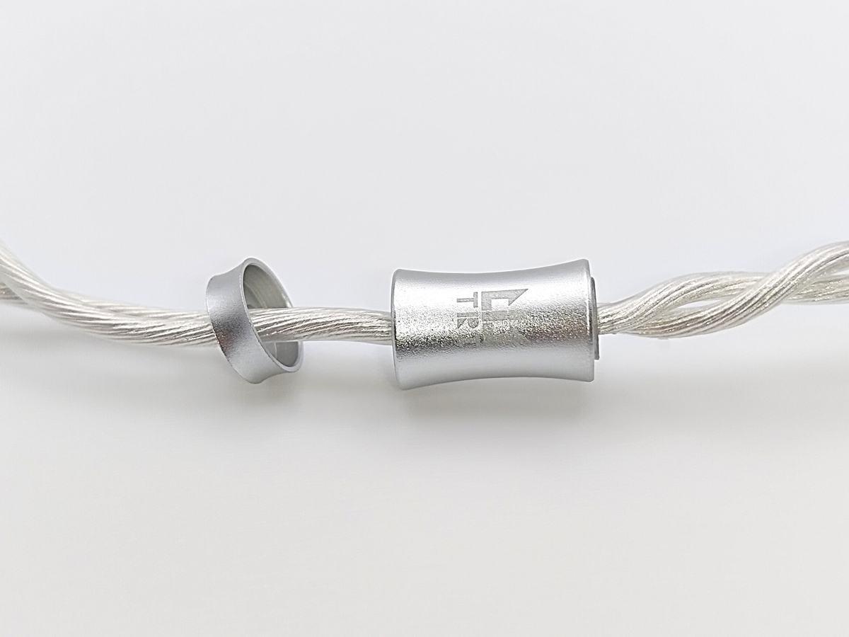 TRI KongTong I2 ケーブル分岐部とスライダー（ロゴ刻印）