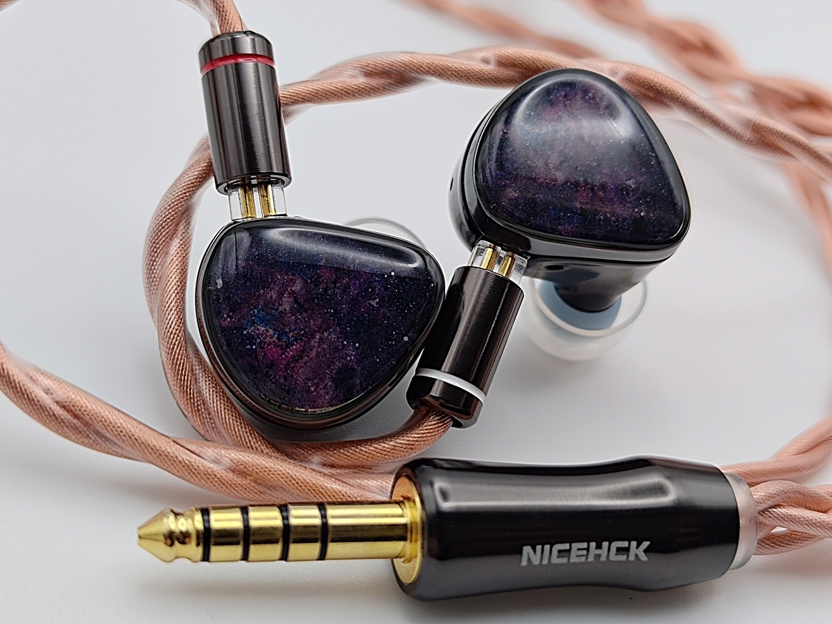 ネイビー、黒、キャメル、ピンク、赤　各10m NICEHCK Fall レビュー｜18.6AWG×二重同軸で低域の土台と高域の澄みを