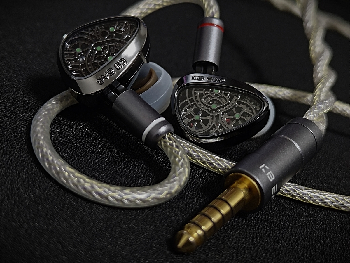 【リケーブル付】KBEAR Tourbillon-X 他 中華イヤホン4本まとめ リケーブル付】KBEAR Tourbillon-X 他 中華イヤホン4本まとめ KBEAR