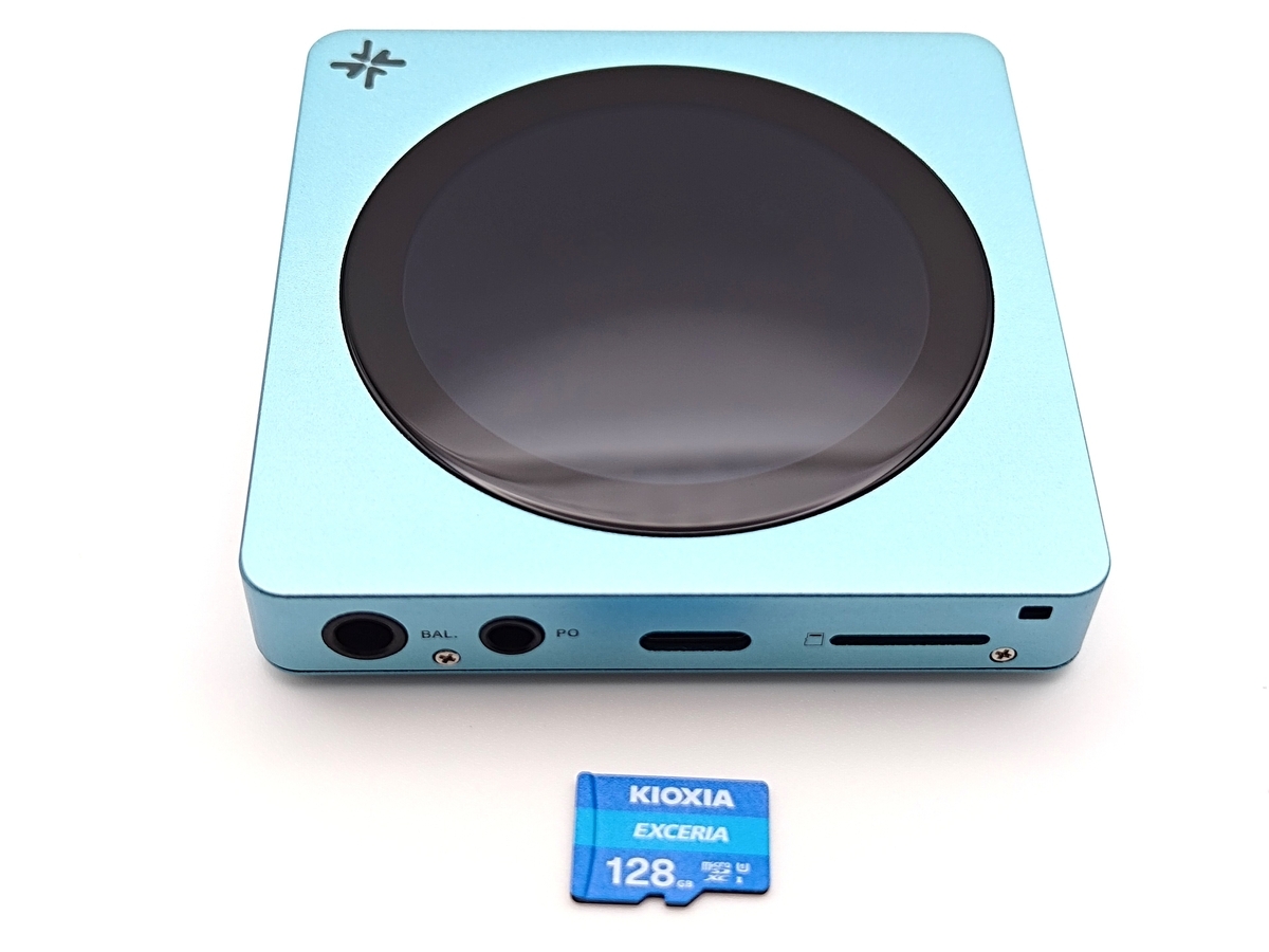 FIIO sky DISC　DAP ＊MicroSD 64GBカード付き Snowsky DISC レビュー｜回るジャケットと4.4mmバランスが楽しい小型