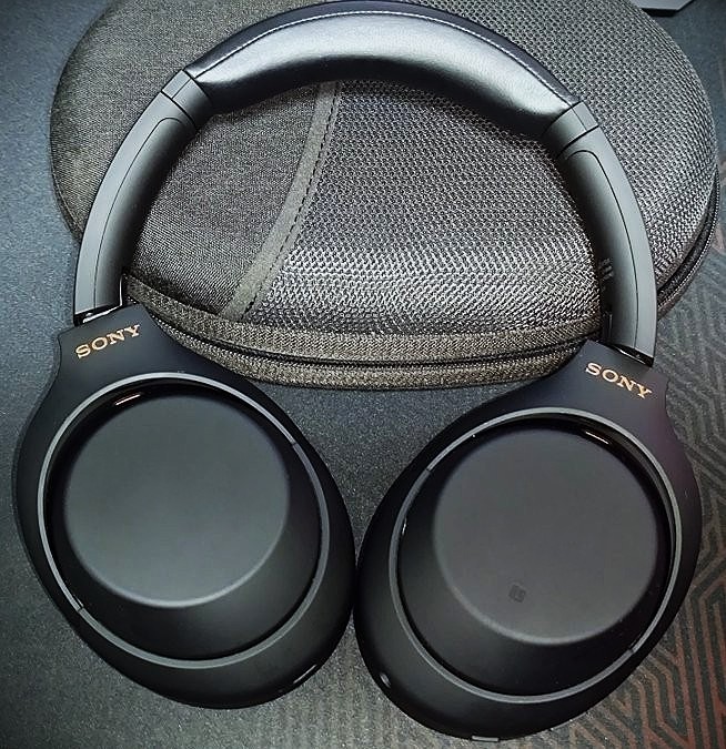 SONY WH-1000XM4 状態良好 SONY WH-1000XM4 ショートレビュー｜今も一級品の音質とノイズキャンセ