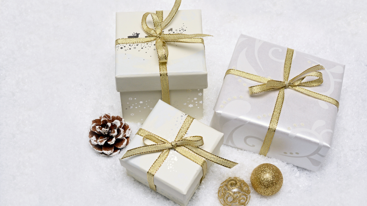 彼女と妻が喜ぶ 予算3000円 で手軽に買えるクリスマスプレゼント10選 馬券代で買える はむはむ競馬塾 彼女と妻が喜ぶ 予算3000円 で手軽に買えるクリスマスプレゼント10選 馬券代で買える はむはむ競馬塾