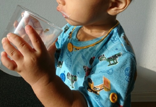 子どもは水分を何で飲むのがいい コップ ストロー の順番は 言語聴覚士は放課後等デイサービスで何ができる