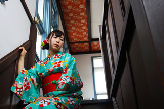 <img src="http://blog.sakura.ne.jp/images_e/e/EF63.gif" alt="星２" width="15" height="15" border="0" />︎階段ローアングル.jpg