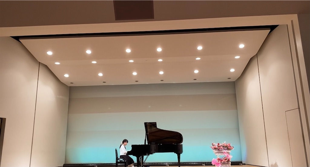 娘のピアノの発表会 華々の愛の結晶の日々