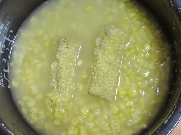 とうもろこしご飯の炊き方1