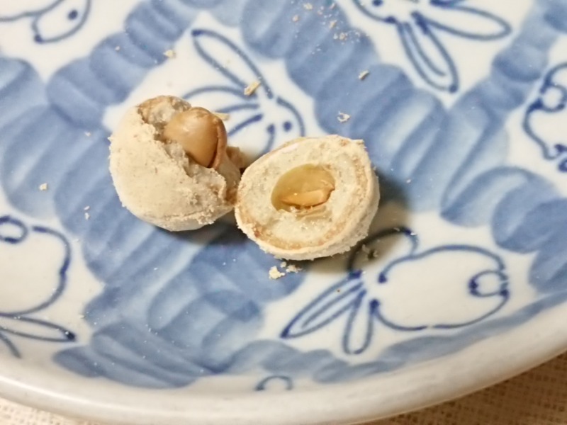 きなこ大豆のお菓子の断面