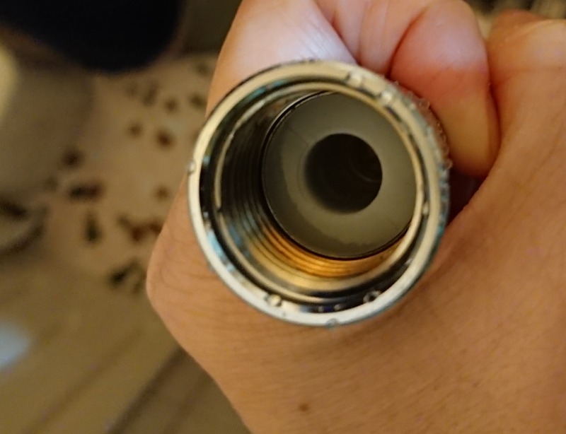 シャワーヘッドを外したところ