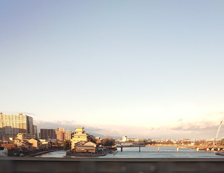 新幹線から見た瀬田川