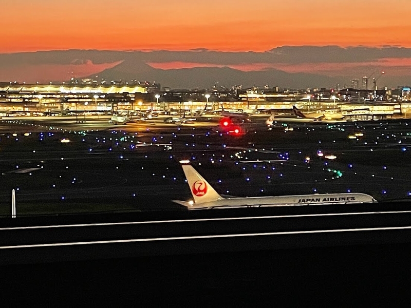 夕焼けの羽田空港２