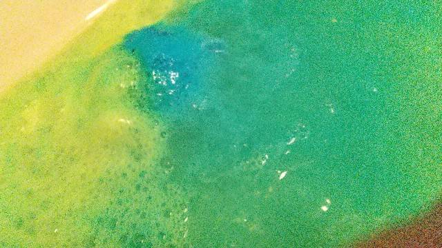 バスボム溶かしたところ2