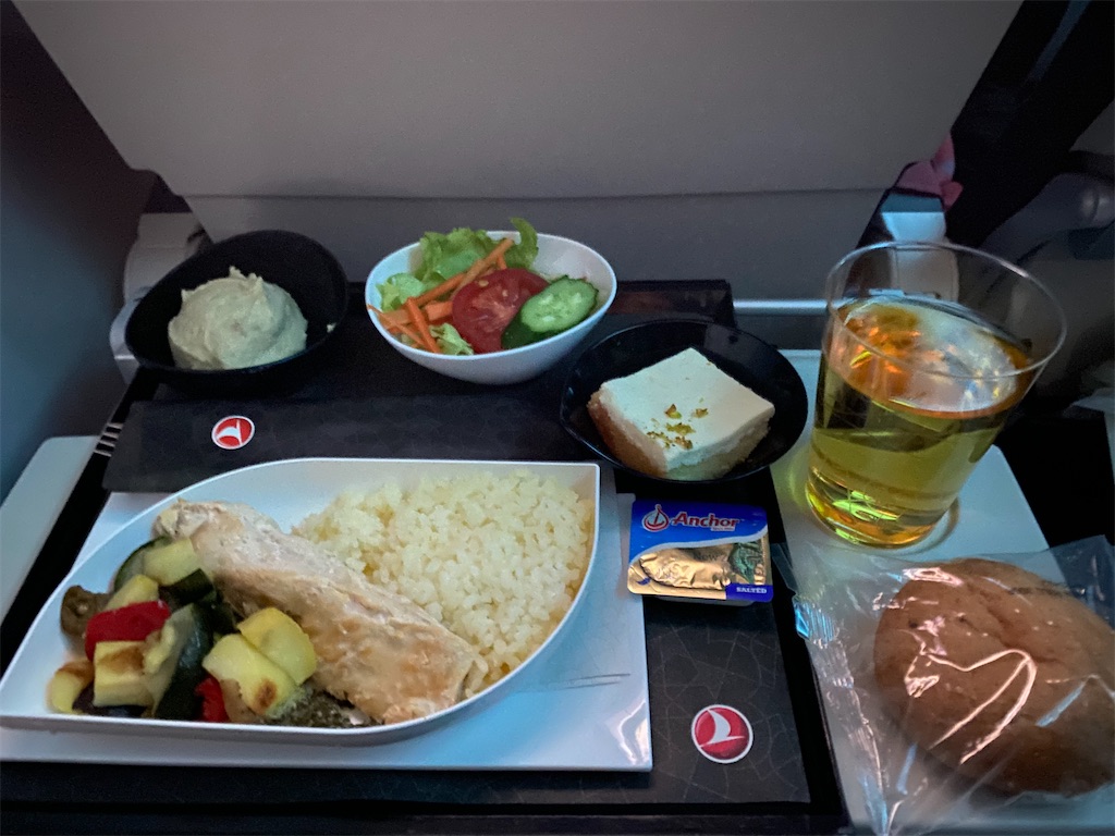 ターキッシュ航空搭乗レポ 美味しい で有名な機内食 コロナ禍の今は はなもん留学日記
