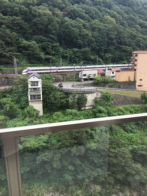 部屋からの景色(電車)
