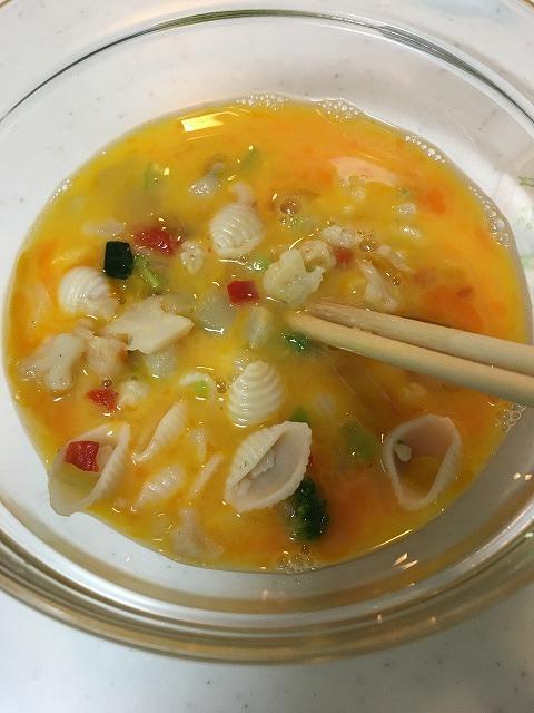 彩りサラダ野菜ミックスを使った厚焼き玉子1