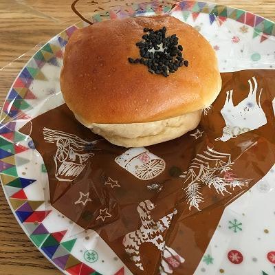生クリームあんパン 正面から