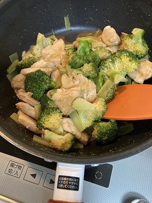 奥薗レシピ 万能鶏むね肉でオイスター炒め