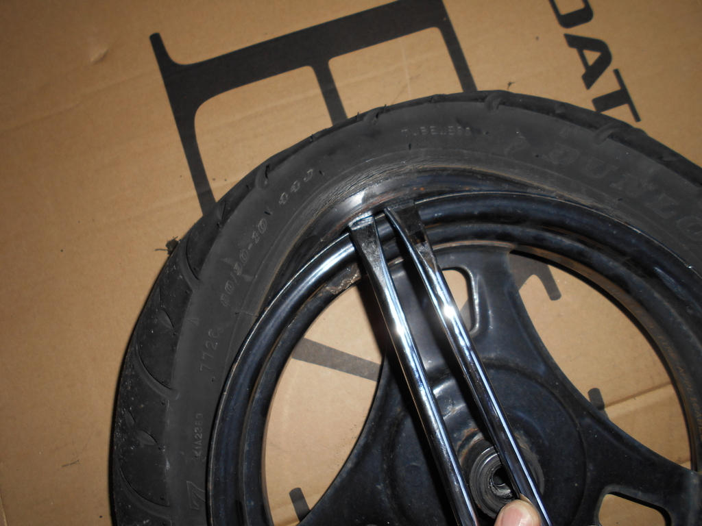 原付の直し方 レッツ4 タイヤ 前輪 交換 篇 - はなたやんの原付記録