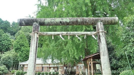 丹生酒殿神社の境内