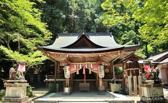 等彌神社の上津尾社