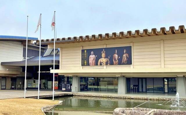 国宝聖林寺十一面観音特別展が開かれている奈良国立博物館