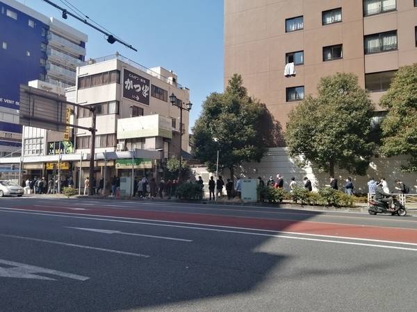 もうちょっとカメラを引いていると～