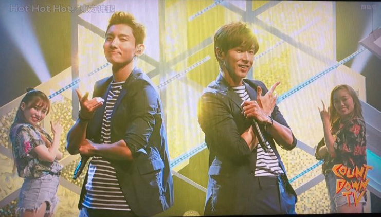 動画 東方神起がcdtv 8月11日 に登場 Hot Hot Hot を披露