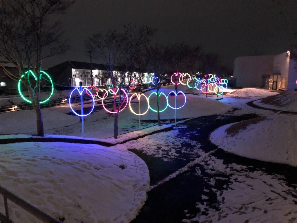 子供と近場で夜の散歩にいってきました（さくらホールのイルミネーション）