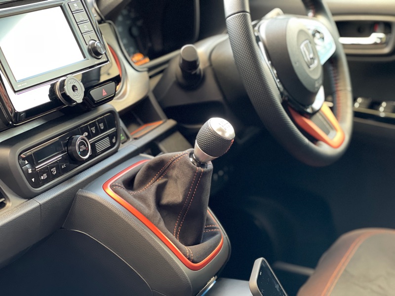 HONDA N-ONE RS 6MT シフトブーツ交換 - 横好き日記