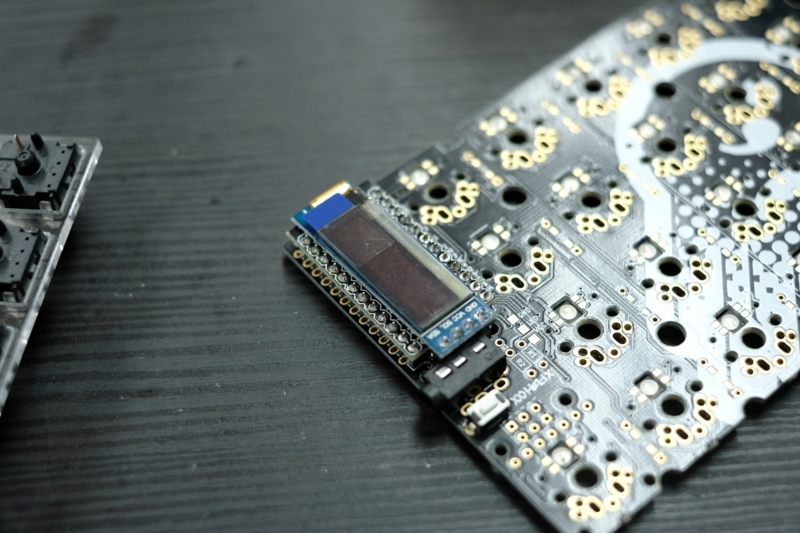 流行りの分割キーボード Helix を作った - はのちゃ爆発