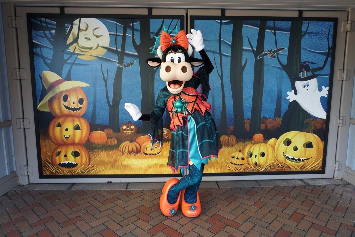 DLRのハロウィン（その4：パークの中のキャラクターたち
