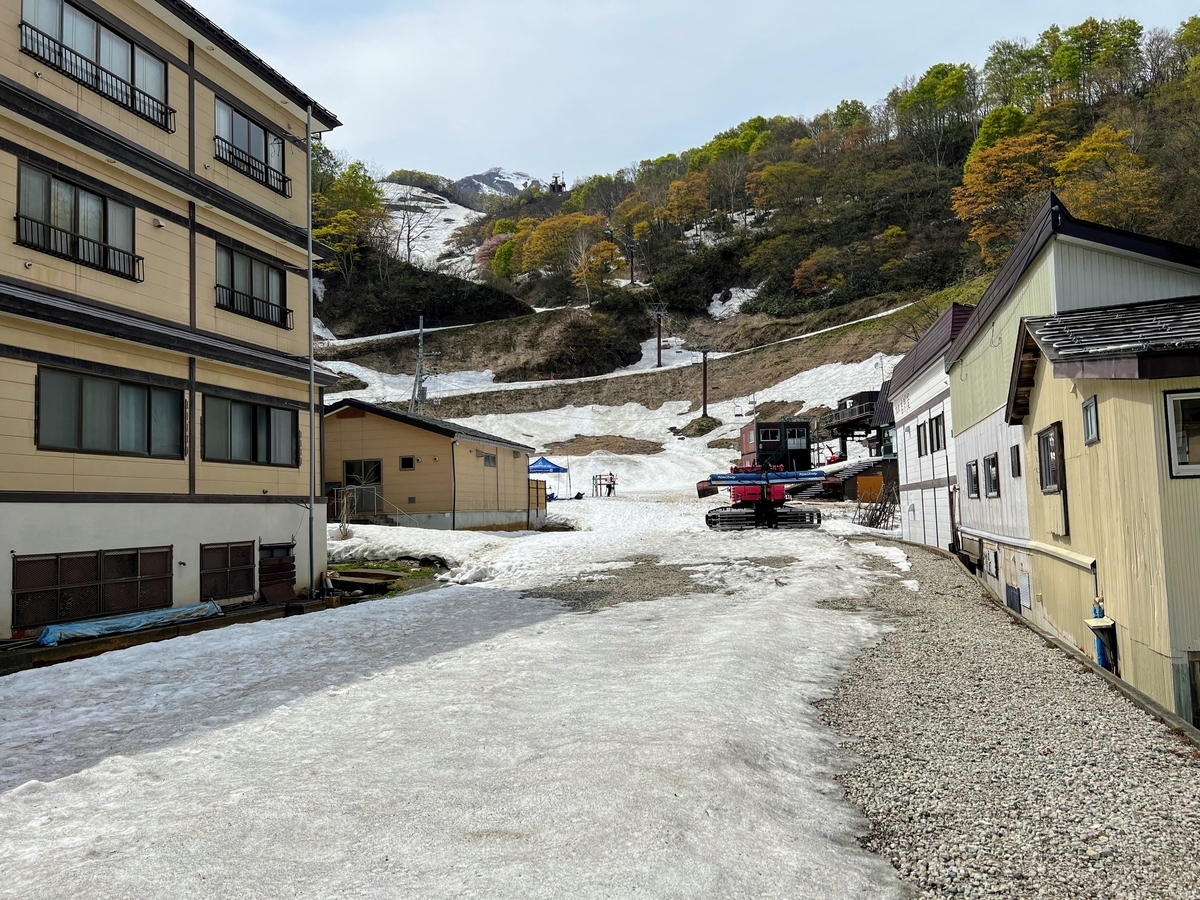 関温泉 朝日屋旅館 宿泊記 赤茶色の源泉と地酒に合う料理がすばらしい宿に一人泊 温泉ブログ 山と温泉のきろく