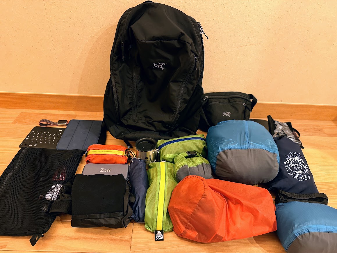 温泉旅の持ち物リスト 2024年冬版 公共交通機関利用で温泉宿に泊まる私のバッグの中身を公開 - 温泉ブログ 山と温泉のきろく