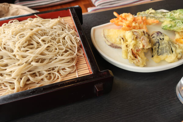 蕎麦屋　登美　天ぷらそば