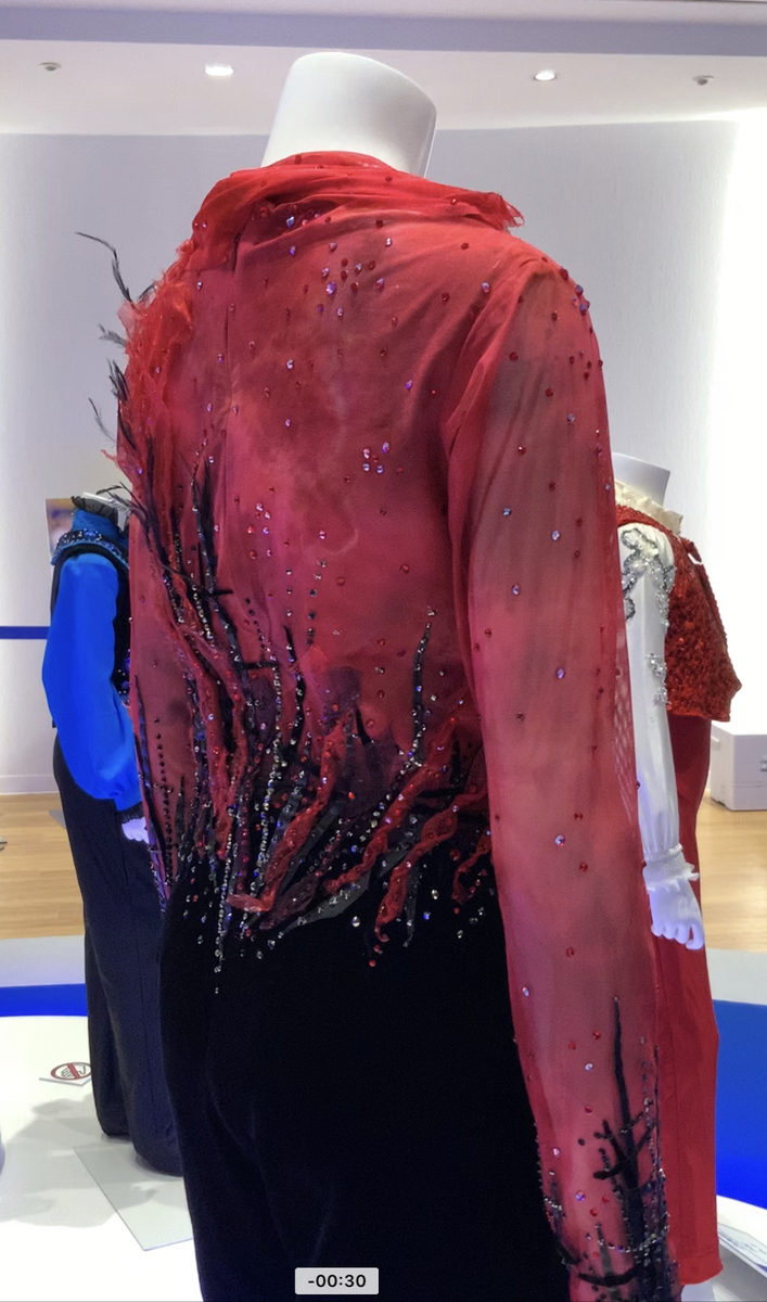 宇野昌磨選手コラボレーションイベントより 衣装展示 10 18 19 Sp 天国への階段 ロンバルディア杯の演技 ハッピーにゃんこ 癒しと笑顔の幸せ 宇野昌磨選手コラボレーションイベントより 衣装展示 10 18 19 Sp 天国への階段 ロンバルディア杯の演技 ハッピーにゃんこ 癒しと笑顔の幸せ