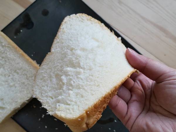 極生ミルクバター食パン