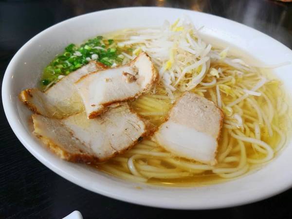ラーメン専門マルタケほんき【姶良市】トンコツなのに透明スープが