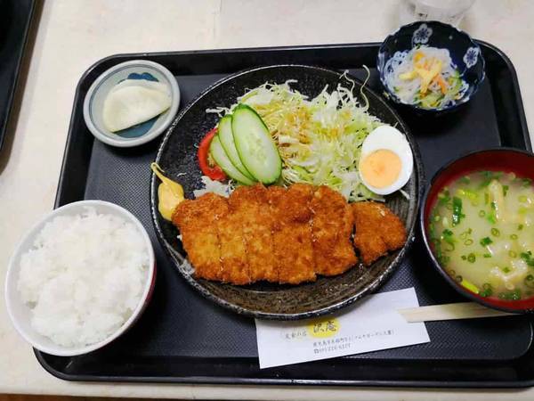 ロースカツ定食