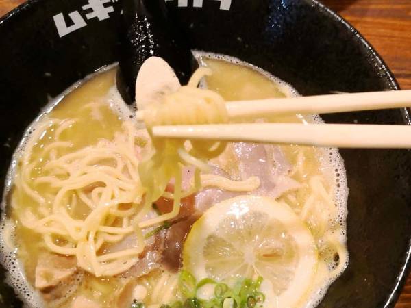 ムギノチカラ鶏白湯らー麺パツ麺