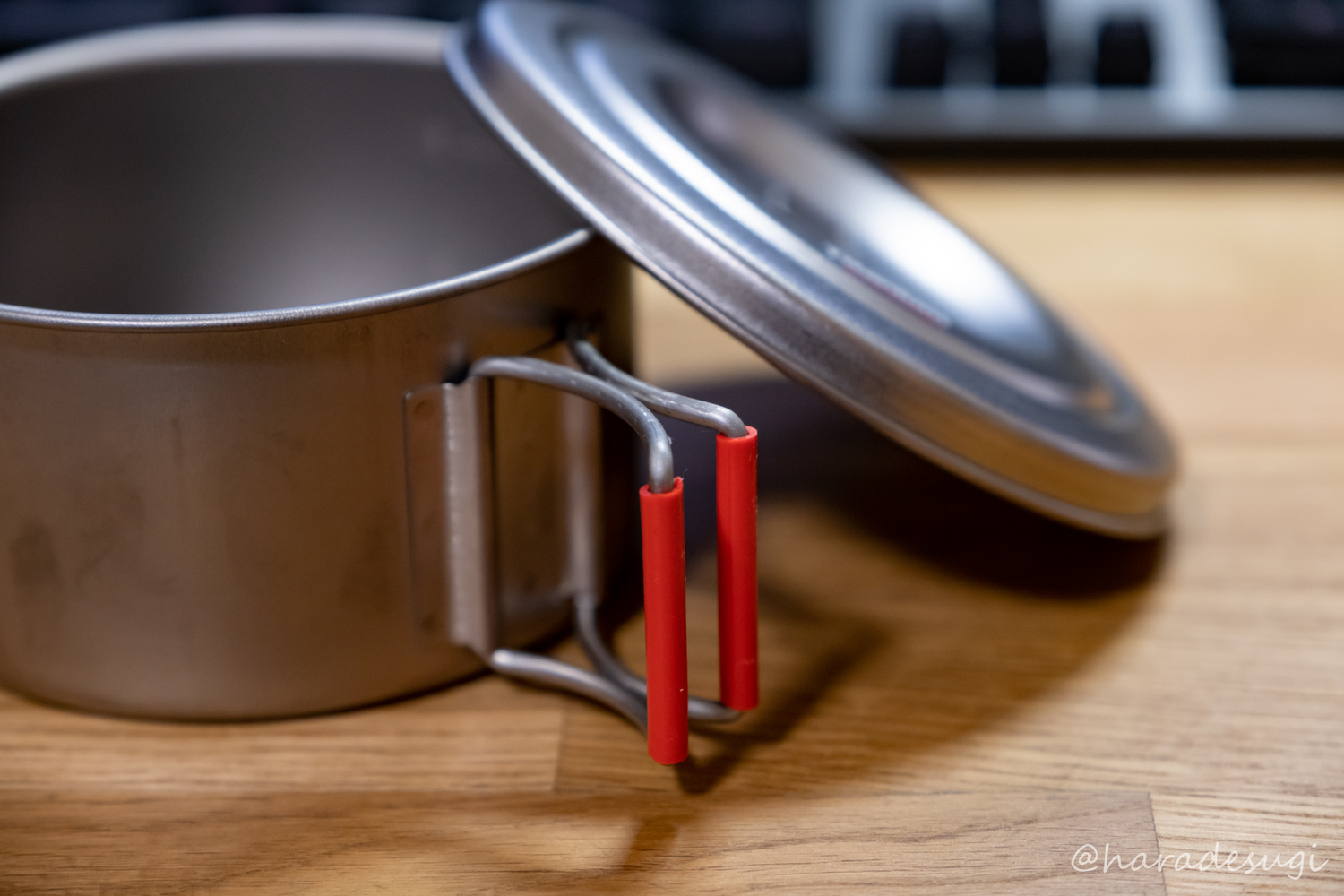登山用クッカーのEVERNEW(エバニュー)「Ti570Cup」と専用の風防