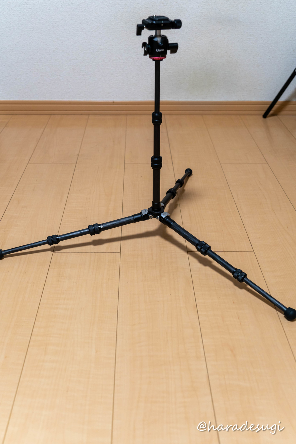 軽くてコンパクトなUlanziの超小型カーボン三脚「MT-20」を登山