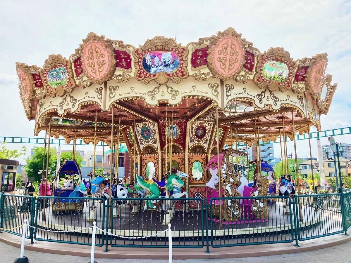 あらかわ遊園のメリーゴーランド
