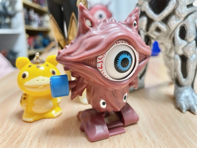 ウルトラ怪獣】をハードオフにパトロール！1998年製造のガンQ