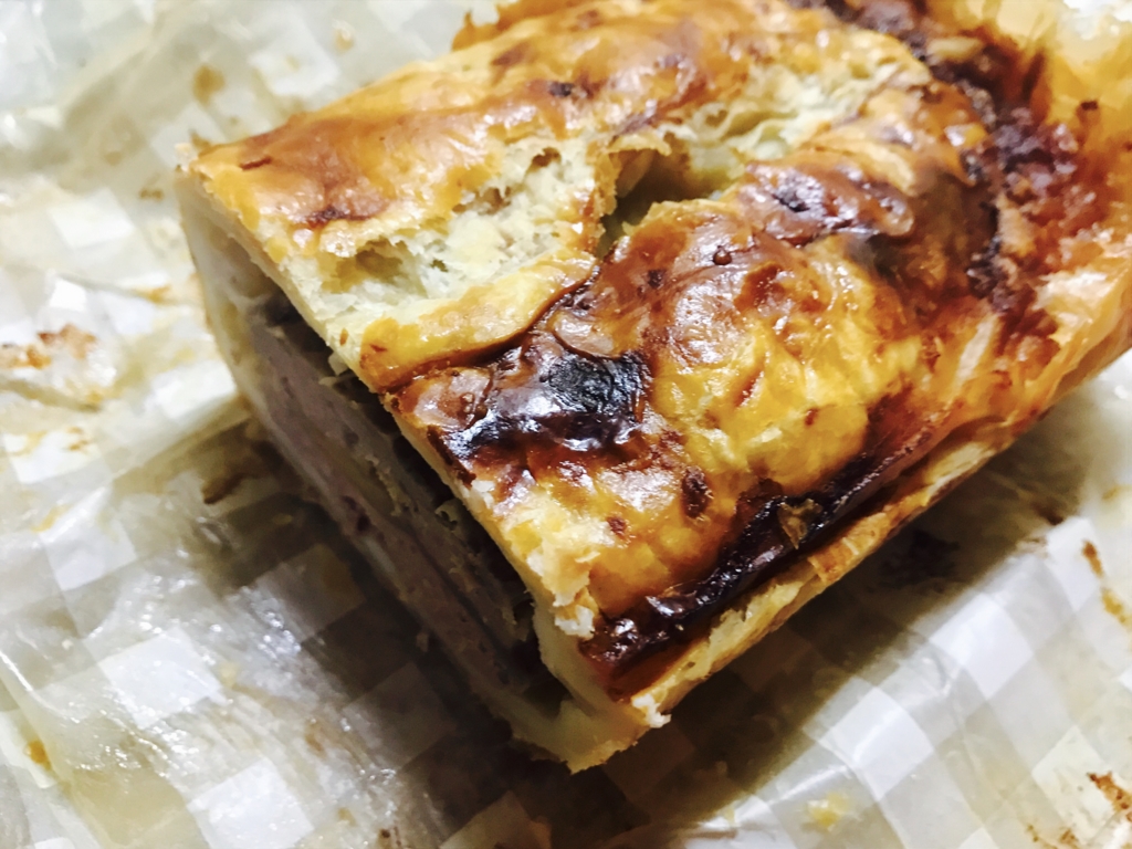 ミートローフのパイ包み焼き はりねずみの調理室 ミートローフのパイ包み焼き はりねずみの調理室