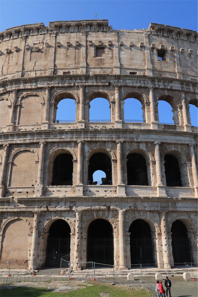 19年ローマ旅行 皇帝たちのフォルムへ トラヤヌス市場 転がる五円玉 19年ローマ旅行 皇帝たちのフォルムへ トラヤヌス市場 転がる五円玉