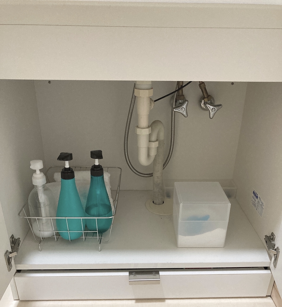 詰め込み過ぎない収納が一番 ようやく落ち着いた洗面台下収納 ミニマリストと呼ばれたい