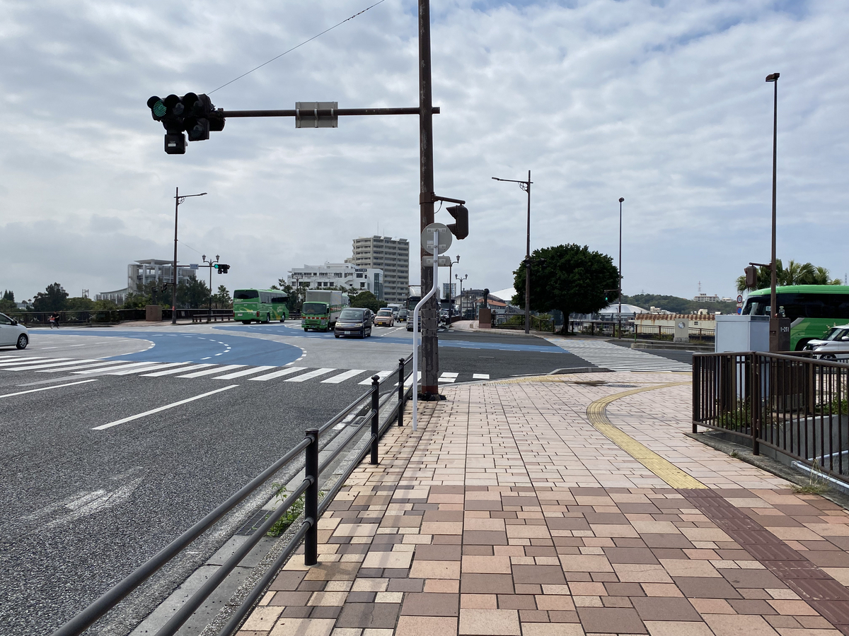 交差点の様子(明治橋)