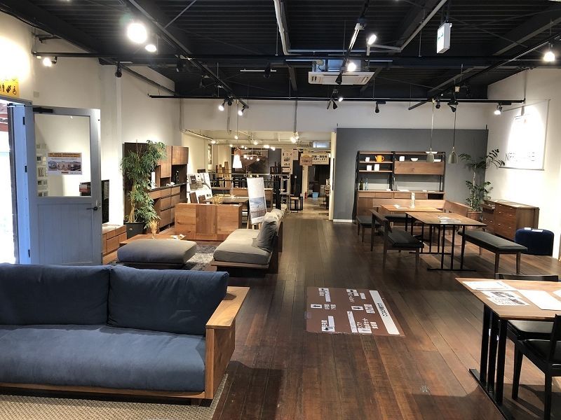 家具の総合商社、大川市の「関家具」
